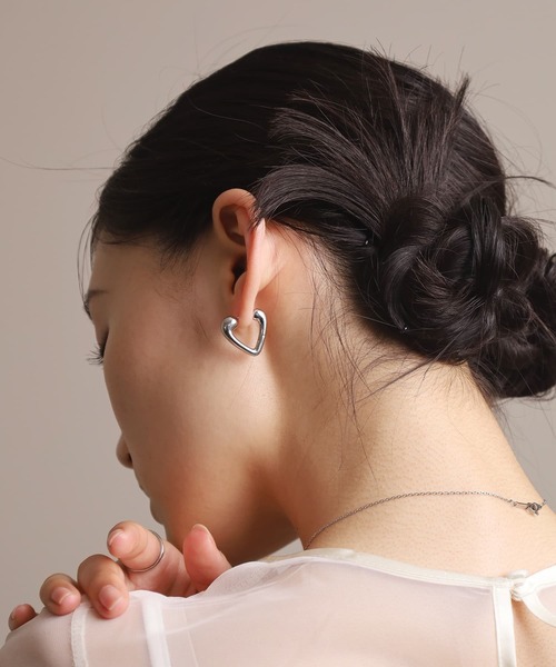 LHME “Moment”ハートフープピアス/サージカルステンレス316L（金属アレルギー対応）（ピアス（両耳用））｜LHME（エルエイチエムイー）