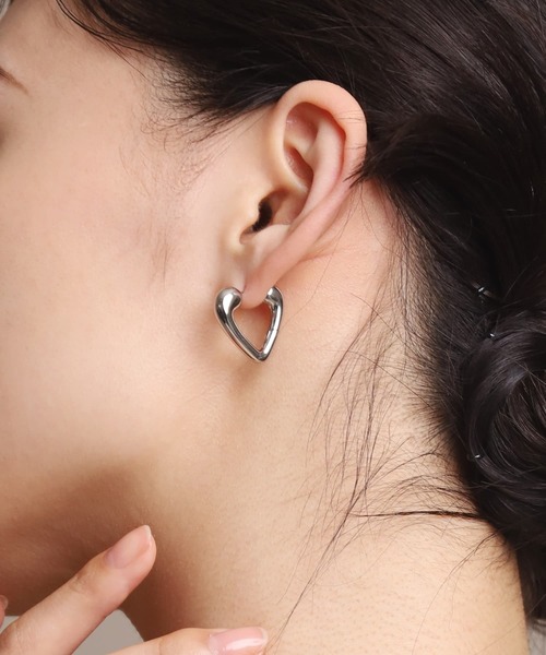 LHME “Moment”ハートフープピアス/サージカルステンレス316L（金属アレルギー対応）（ピアス（両耳用））｜LHME（エルエイチエムイー）