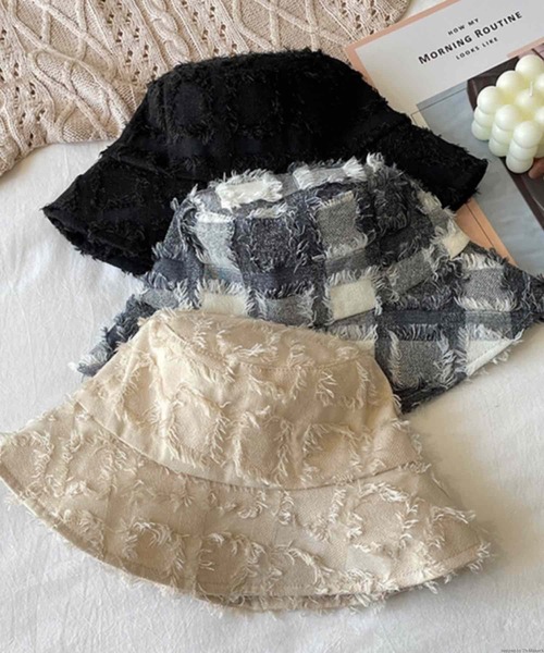 tone(トーン)の「pur chouchou/フリンジ デザイン バケットハット P4316(ハット・レディース・その他1/アイボリー/ブラック・FREE)」の6枚目の写真