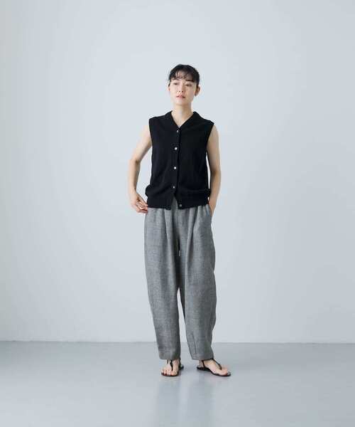 かぐれ　ドライコットンノースリーブカーディガン　ベスト　黒 かぐれ（カグレ）の「ドライコットンノースリーブカーディガン