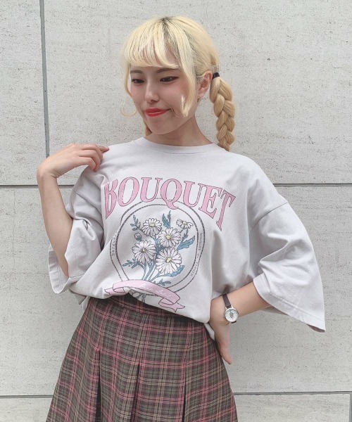 F i.n.t（フィント）の「マーガレットブーケプリントビッグT/fint（Tシャツ/カットソー・レディース・ピンク/クリーム・FREE）」の5枚目の写真