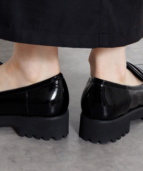 HIMIKO（ヒミコ）の「【HIMIKO】【WEB限定デザイン】トラックソールコインローファー/640007（ローファー・レディース・ブラック系その他6/アイボリー/グレー系その他/ブラック系その他/ブラック系その他4・23.0cm/23.5cm/24.0cm/25.0cm/25.5cm/26.5cm/21.5cm/22.0cm/22.5cm/24.5cm/26.0cm）」の14枚目の写真