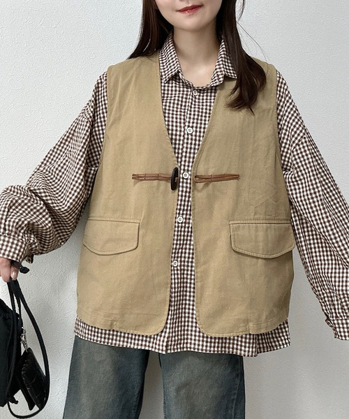 Cham.（チャム）の「ノーカラーデザインベスト（ベスト・レディース・ブラウン/ベージュ・F）」の7枚目の写真