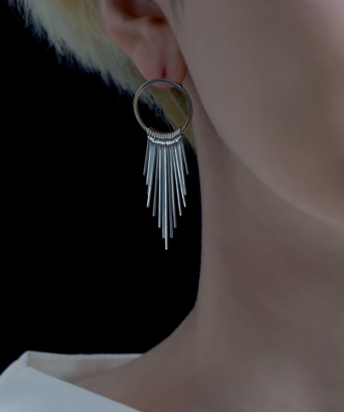 YArKA(ヤーカ)の「【YArKA/ヤーカ】arrange 15 stick earring(pierce) / 光線イメージピアス(ピアス(両耳用)・メンズ・ゴールド・FREE)」の4枚目の写真