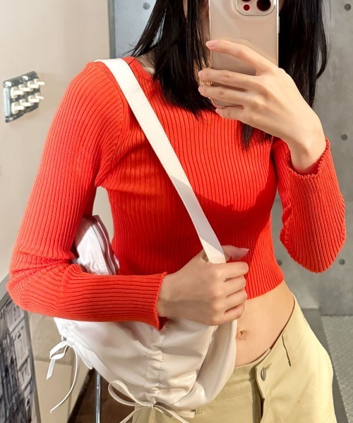 VIVID LADY（ビビッドレディー）の「Vネッククロップニット（Tシャツ/カットソー・レディース・ホワイト/ブラック/パープル/イエロー/オレンジ・FREE）」の20枚目の写真