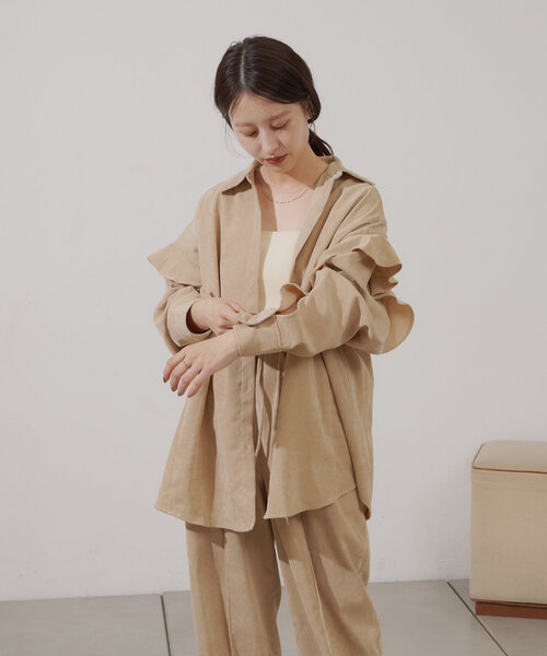 Kastane（カスタネ）の「【セットアップ対応】B コーデュロイフリルビックシャツ（シャツ/ブラウス・レディース・ライトベージュ/ネイビー・FREE）」の4枚目の写真