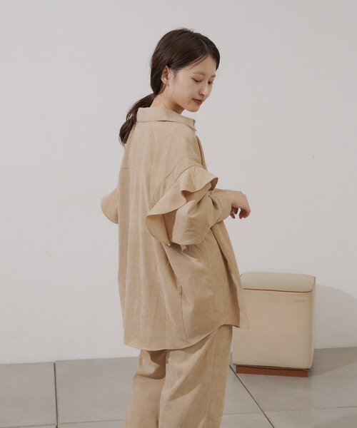 Kastane（カスタネ）の「【セットアップ対応】B コーデュロイフリルビックシャツ（シャツ/ブラウス・レディース・ライトベージュ/ネイビー・FREE）」の6枚目の写真