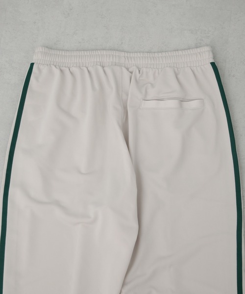 adidas(アディダス)の「adidas/BB TRACKPANT(その他パンツ・メンズ・ベージュ・M/L/XL)」の4枚目の写真