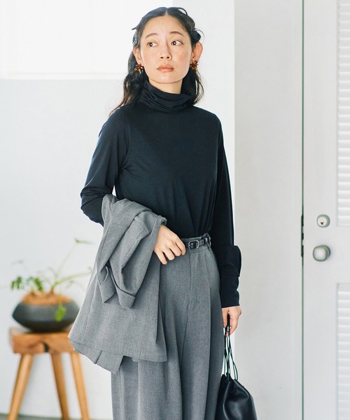 and myera（アンド マイラ）の「ａｎｄ　ｍｙｅｒａ　肌ざわりのいいタートル（Tシャツ/カットソー・レディース・ブラウン/ブラック/ホワイト・L/M/LL/S）」の13枚目の写真