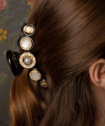 Mela Bianca（メラビアンカ）の「Mela Bianca/メラビアンカ 韓国 レザー パール ルナ ヘアクロー ヘアクリップ バレッタ バンスクリップ ヘアアクセサリー Luna Hair Claw（バレッタ/ヘアクリップ）」