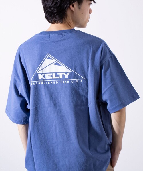 KELTY(ケルティ)の「【KELTY×GLOSTER】別注 ケルティワンポイントワッペン バックプリントTシャツ(Tシャツ/カットソー・メンズ・ホワイト/チャコールグレー/アッシュグレー/ブラック/ブルー・S/M/L)」の5枚目の写真