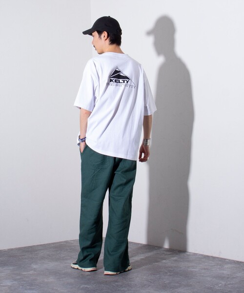 KELTY(ケルティ)の「【KELTY×GLOSTER】別注 ケルティワンポイントワッペン バックプリントTシャツ(Tシャツ/カットソー・メンズ・ホワイト/チャコールグレー/アッシュグレー/ブラック/ブルー・S/M/L)」の6枚目の写真