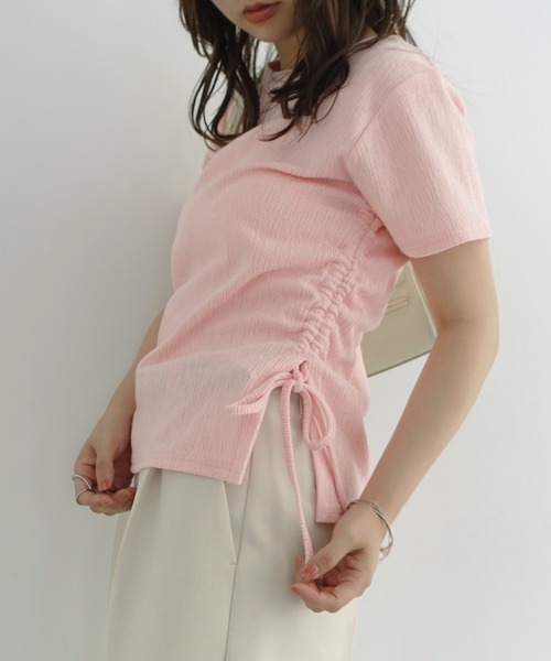 Freesia by andme（フリージアバイアンドミー）の「サイドギャザードロストリボン半袖トップス（Tシャツ/カットソー・レディース・ブラック/ピンク/キナリ・FREE）」の3枚目の写真