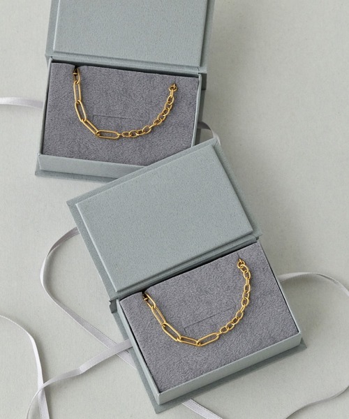 Phoebe（フィービィー）の「<限定ペア商品>【金属アレルギー対応】チャンキーミックスペアチェーンブレスレット/サージカルステンレス/BOX付き/シンプルチェーン（ブレスレット・レディース・イエローゴールド/シルバー/シルバー×ゴールド・FREE）」の3枚目の写真