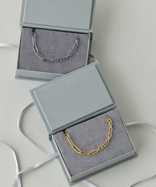 Phoebe（フィービィー）の「<限定ペア商品>【金属アレルギー対応】チャンキーミックスペアチェーンブレスレット/サージカルステンレス/BOX付き/シンプルチェーン（ブレスレット・レディース・イエローゴールド/シルバー/シルバー×ゴールド・FREE）」の2枚目の写真