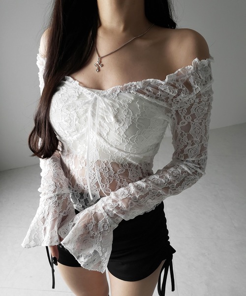 me+em select（ミームセレクト）の「【 ２color ／２WAY 】フロントリボンオフショルスリムレーストップス ／ front ribbon off-shoulder slim lace tops（その他トップス・レディース・ホワイト/ブラック・FREE）」の2枚目の写真