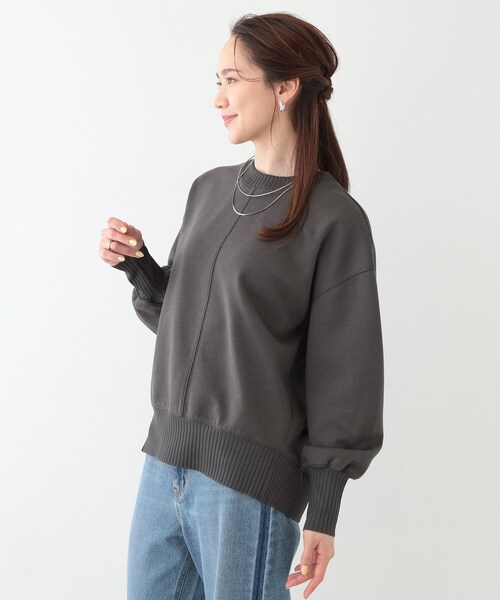 SHOO・LA・RUE(シューラルー)の「【洗える/S-LL】長めのリブでお袖すっきり 異素材トップス(Tシャツ/カットソー・レディース・グリーン系/チャコールグレー/ナチュラル・01/02/03/04)」の5枚目の写真