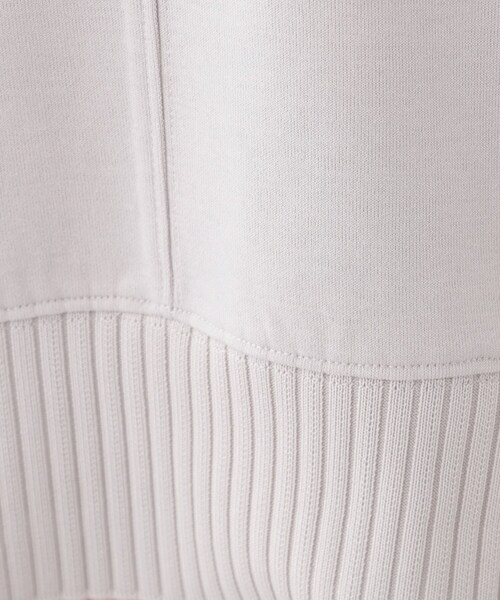 SHOO・LA・RUE(シューラルー)の「【洗える/S-LL】長めのリブでお袖すっきり 異素材トップス(Tシャツ/カットソー・レディース・グリーン系/チャコールグレー/ナチュラル・01/02/03/04)」の15枚目の写真