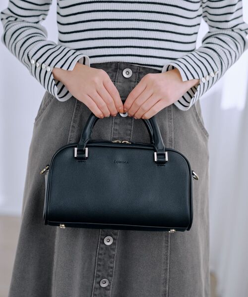 COHINA(コヒナ)の「COHINAレクタングルBAG 【低身長・小柄女性】(ショルダーバッグ・レディース・ブラック/グリーン/ベージュ・F)」の2枚目の写真
