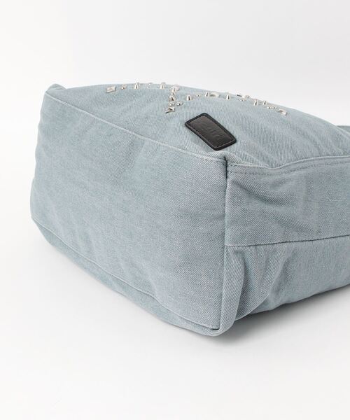 X-girl（エックスガール）の「STUDDED DENIM SHOULDER BAG（ショルダーバッグ・レディース・ブラック/ライトインディゴブルー・ONE SIZE）」の16枚目の写真