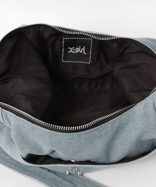 X-girl（エックスガール）の「STUDDED DENIM SHOULDER BAG（ショルダーバッグ・レディース・ブラック/ライトインディゴブルー・ONE SIZE）」の17枚目の写真