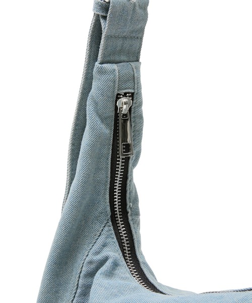 X-girl（エックスガール）の「STUDDED DENIM SHOULDER BAG（ショルダーバッグ・レディース・ブラック/ライトインディゴブルー・ONE SIZE）」の21枚目の写真