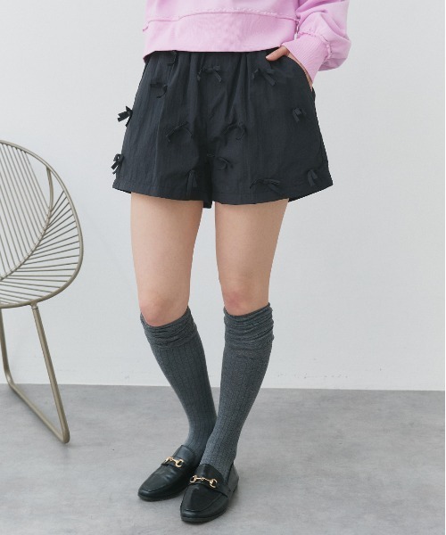 ad thie（アドティエ）の「リボン ナイロン ショートパンツ（その他パンツ・レディース・ブラウン/オフホワイト/ブラック・FREE）」の19枚目の写真
