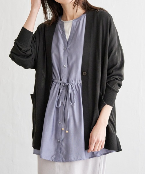 ikka（イッカ）の「【洗える】さらっとVネックカーディガン（カーディガン/ボレロ・レディース・クリアイエロー/チャコールグレー/オフホワイト/ライトグレー/ネイビー・M/L/S）」の3枚目の写真