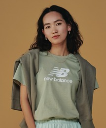 NEW BALANCE | Sport Essentials Stacked Logo ショートスリーブTシャツ(Tシャツ/カットソー)
