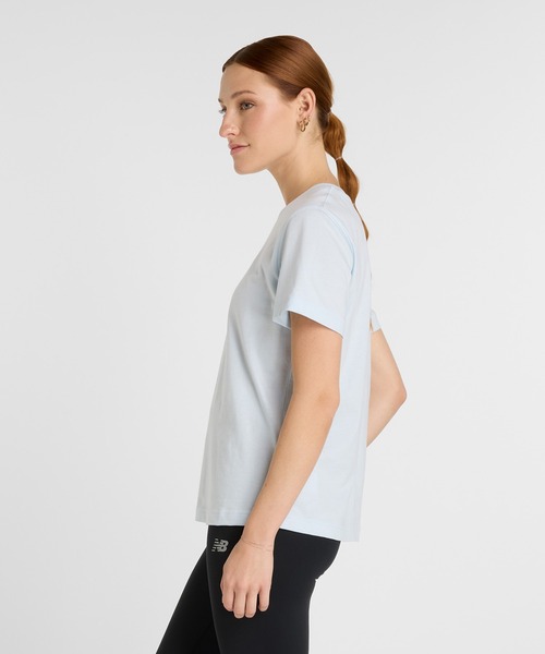 NEW BALANCE(ニューバランス)の「Sport Essentials Stacked Logo ショートスリーブTシャツ(Tシャツ/カットソー・レディース・スモークピンク/ライトブルー/ライトカーキ・LARGE/MEDIUM/SMALL)」の9枚目の写真