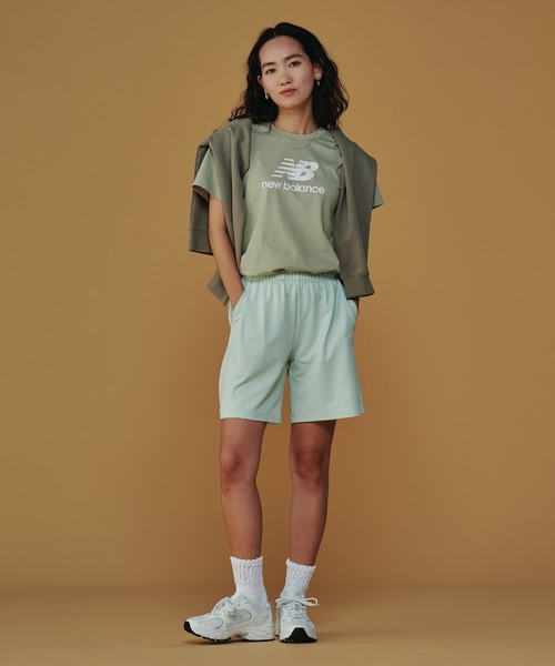 セール】Sport Essentials Stacked Logo ショートスリーブT