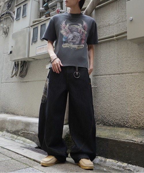 SPINNS(スピンズ)の「ピグメント加工プリントTシャツ/レトロモーター/短丈/古着風(Tシャツ/カットソー・メンズ・ブラック/カーキ・ONESIZE)」の11枚目の写真
