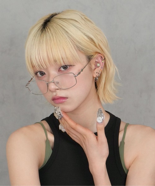 BARELY BLUE（ベアリーブルー）の「【 BARELY BLUE / ベアリーブルー 】 メタル スクエア フレーム ダイヤ デザイン メガネ / 伊達メガネ（メガネ・レディース・ゴールド/シルバー/ブラック・FREE）」の3枚目の写真