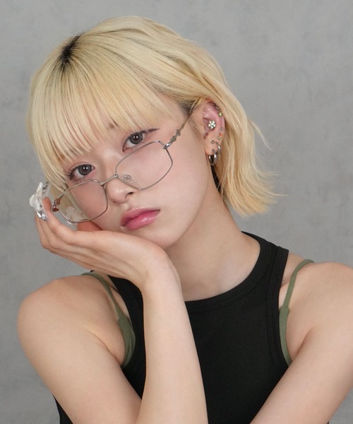 BARELY BLUE（ベアリーブルー）の「【 BARELY BLUE / ベアリーブルー 】 メタル スクエア フレーム ダイヤ デザイン メガネ / 伊達メガネ（メガネ・レディース・ゴールド/シルバー/ブラック・FREE）」の22枚目の写真