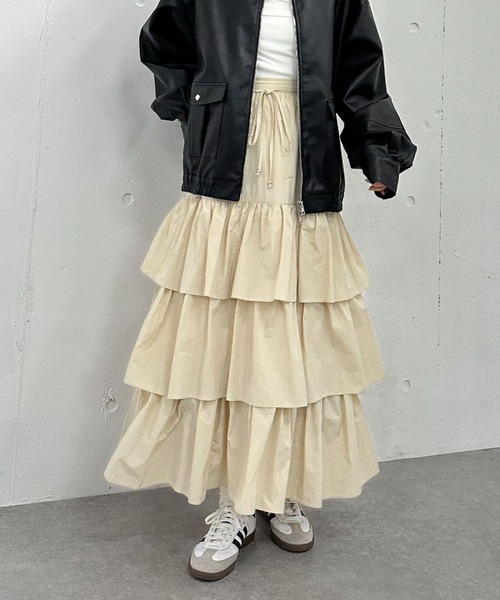 archives（アルシーヴ）の「ナイロン段ティアードスカート（スカート・レディース・ブラック/オフホワイト/ベージュ・MEDIUM）」の3枚目の写真