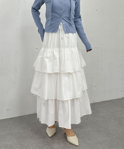 archives（アルシーヴ）の「ナイロン段ティアードスカート（スカート・レディース・ブラック/オフホワイト/ベージュ・MEDIUM）」の21枚目の写真