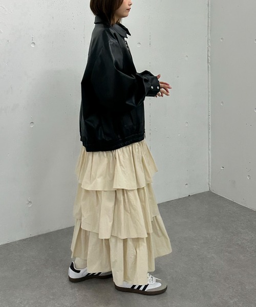 archives（アルシーヴ）の「ナイロン段ティアードスカート（スカート・レディース・ブラック/オフホワイト/ベージュ・MEDIUM）」の22枚目の写真
