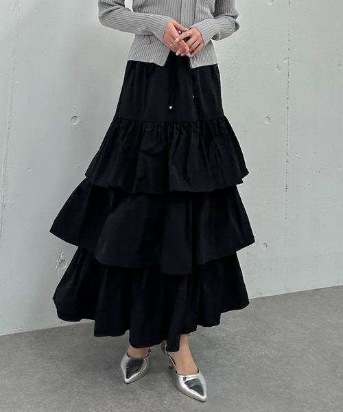 archives（アルシーヴ）の「ナイロン段ティアードスカート（スカート・レディース・ブラック/オフホワイト/ベージュ・MEDIUM）」の10枚目の写真