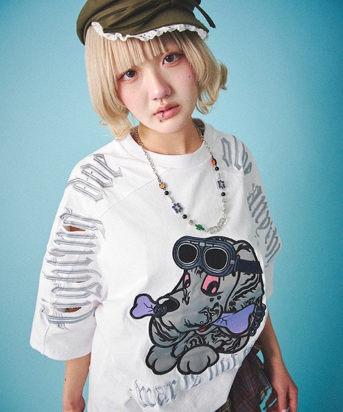 GALFY(ガルフィー)の「『GALFY/ガルフィー』病みに染まりし反戦Tシャツ(Tシャツ/カットソー・レディース・ブラック/ホワイト/ブラック系1・XL/L)」の4枚目の写真