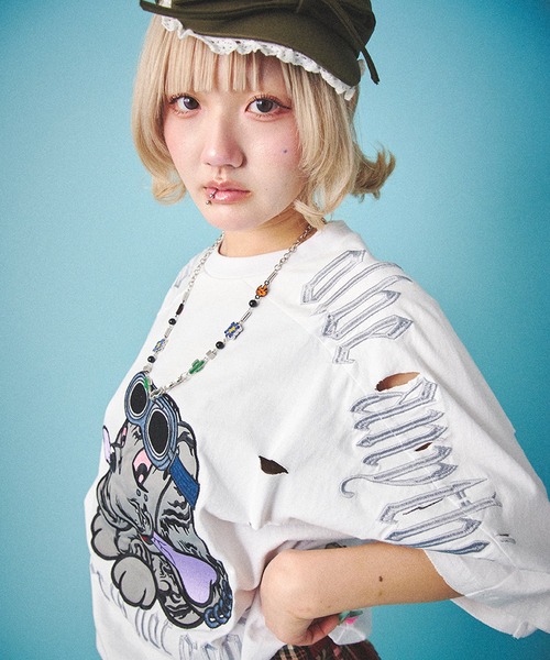 GALFY(ガルフィー)の「『GALFY/ガルフィー』病みに染まりし反戦Tシャツ(Tシャツ/カットソー・レディース・ブラック/ホワイト/ブラック系1・XL/L)」の5枚目の写真