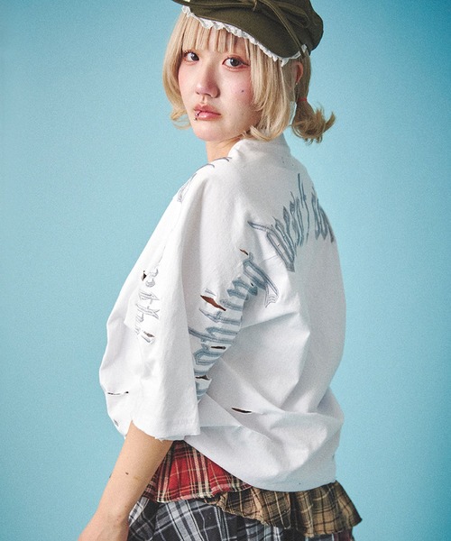 GALFY(ガルフィー)の「『GALFY/ガルフィー』病みに染まりし反戦Tシャツ(Tシャツ/カットソー・レディース・ブラック/ホワイト/ブラック系1・XL/L)」の6枚目の写真