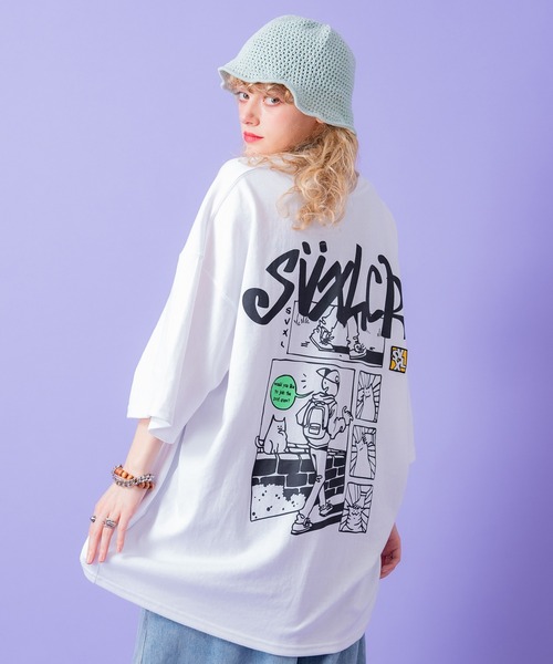 a.p.o.v.(エーピーオービー)の「a.p.o.v. バックカートゥーン&タギングロゴビッグプリントオーバーサイズTシャツ(Tシャツ/カットソー・メンズ・ブラック/ホワイト・ONESIZE)」の1枚目の写真