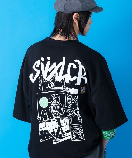 a.p.o.v.(エーピーオービー)の「a.p.o.v. バックカートゥーン&タギングロゴビッグプリントオーバーサイズTシャツ(Tシャツ/カットソー・メンズ・ブラック/ホワイト・ONESIZE)」の2枚目の写真