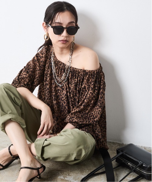 CHIC STYLE(シックスタイル)の「綿100%ベイカーパンツ<大きいサイズ有>シックスタイル(その他パンツ・レディース・カーキ/ブラック・L/M/5L/4L/3L/LL)」の13枚目の写真