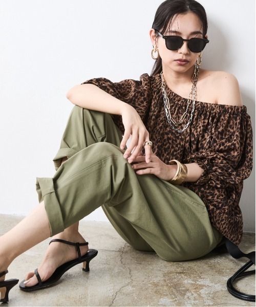 CHIC STYLE(シックスタイル)の「綿100%ベイカーパンツ<大きいサイズ有>シックスタイル(その他パンツ・レディース・カーキ/ブラック・L/M/5L/4L/3L/LL)」の15枚目の写真