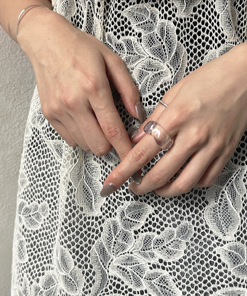 Thevon(ゼボン)の「【heilly/ヘイリー】クリアリング(リング・レディース・ブラウン系その他/オフホワイト/クリア/ブラウン系その他2・FREE)」の9枚目の写真