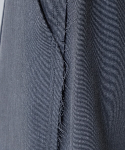 SINSS(シンス)の「Fringe tuck wide straight slacks / フリンジタックワイドストレートスラックス(スラックス・メンズ・グレー/ブラック・LARGE/MEDIUM/SMALL/X-SMALL)」の13枚目の写真