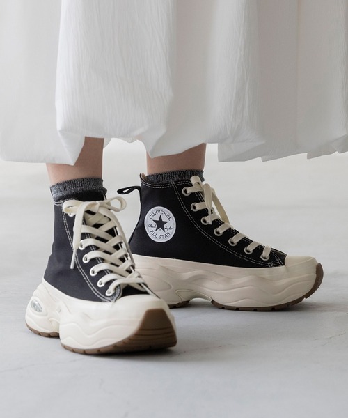CONVERSE(コンバース)の「CONVERSE / コンバース SURGETRAINER HI 厚底 ハイカットスニーカー オールスター サージトレーナー(スニーカー・レディース・ブルー系/ブラック・23.5cm/22.5cm/24.0cm/23.0cm/26.5cm/25.5cm/24.5cm/22.0cm/26.0cm/25.0cm)」の21枚目の写真