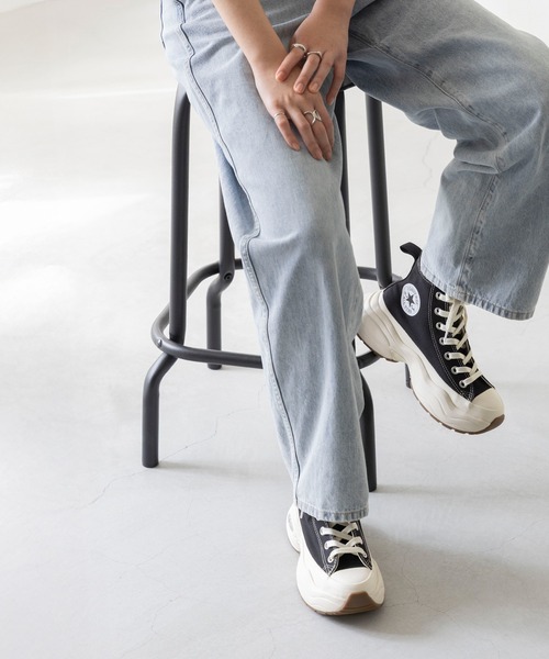 CONVERSE(コンバース)の「CONVERSE / コンバース SURGETRAINER HI 厚底 ハイカットスニーカー オールスター サージトレーナー(スニーカー・レディース・ブルー系/ブラック・23.5cm/22.5cm/24.0cm/23.0cm/26.5cm/25.5cm/24.5cm/22.0cm/26.0cm/25.0cm)」の18枚目の写真