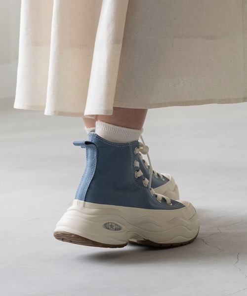 CONVERSE(コンバース)の「CONVERSE / コンバース SURGETRAINER HI 厚底 ハイカットスニーカー オールスター サージトレーナー(スニーカー・レディース・ブルー系/ブラック・23.5cm/22.5cm/24.0cm/23.0cm/26.5cm/25.5cm/24.5cm/22.0cm/26.0cm/25.0cm)」の10枚目の写真